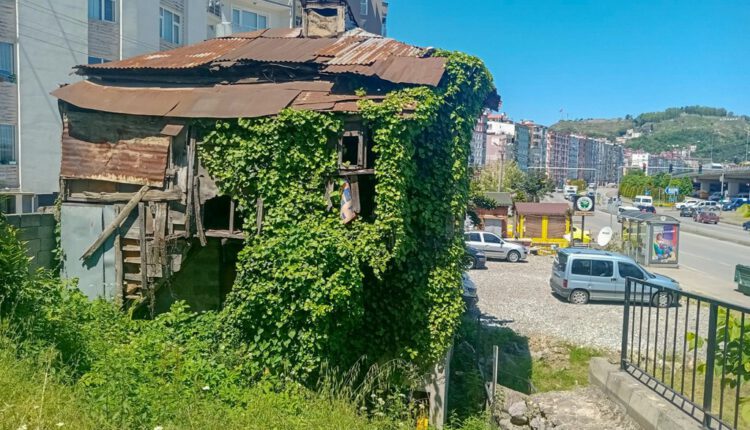 Metruk Binalar Huzur ve Güvenlik İçin Yıkılıyor (1)