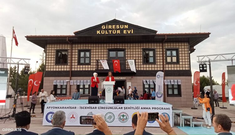 İstanbul milletvekili Gülizar Emecan