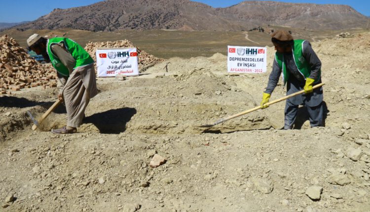 Afganistan’da on binlerce ihtiyaç sahibine destek (4)