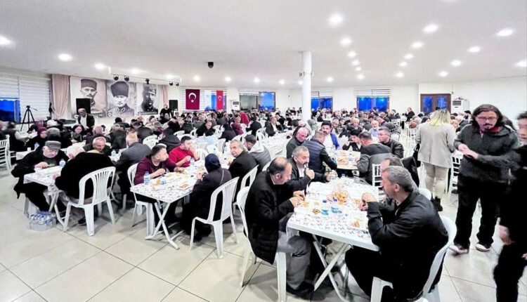 TİRDEF’in, Tirebolu’da Verdiği İftara Yoğun İlgi… (1)