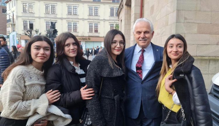 Elmas, Anlayışımız Halka Hizmet Hakk’a Hizmettir (9)