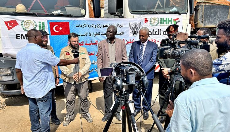 _Sudan’a gönderilen 15 konteynerlik yardım malzemesi ülkeye ulaştı (5)