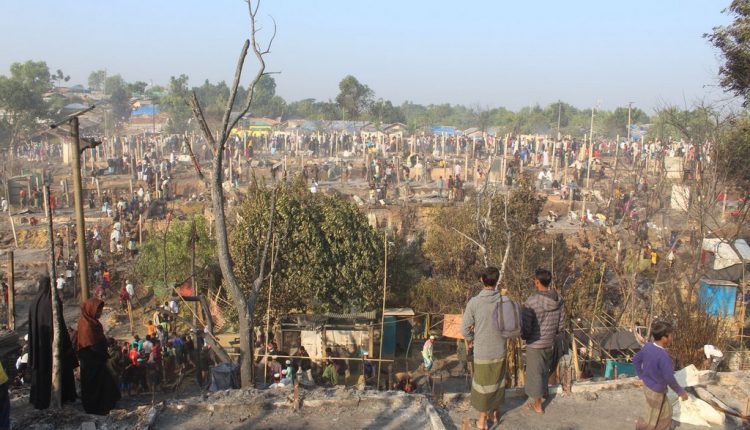 Arakanlı Müslümanların yaşadığı mülteci kampında büyük yangın (6)