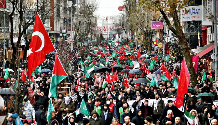 _On binler Ümraniye’de şehitlerimiz ve Filistin için yürüdü_ (1)