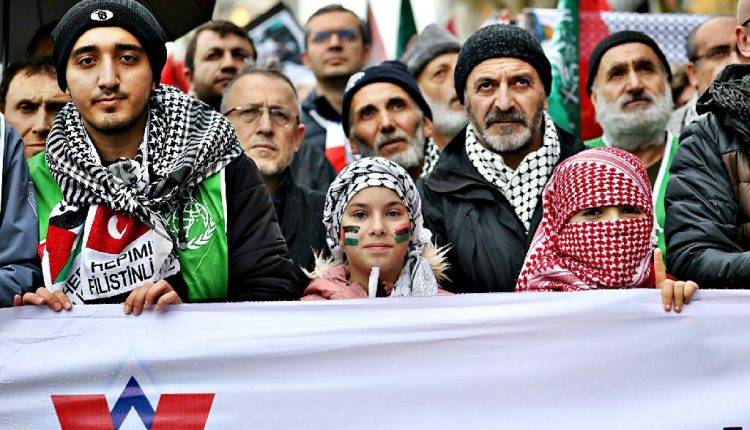 _On binler Ümraniye’de şehitlerimiz ve Filistin için yürüdü_ (4)