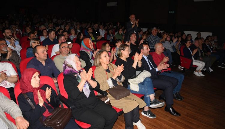 12 Gün Boyunca Keyifle İzlenen Tiyatro Festivali Sona Erdi (3)