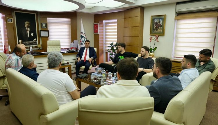 Gururumuz Alperen Şengün Başkan Köse’yi Ziyaret Etti (4)