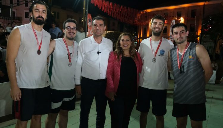 Heyecan Fırtınası Yaşatan Sokak Basketbolu Sona Erdi (4)