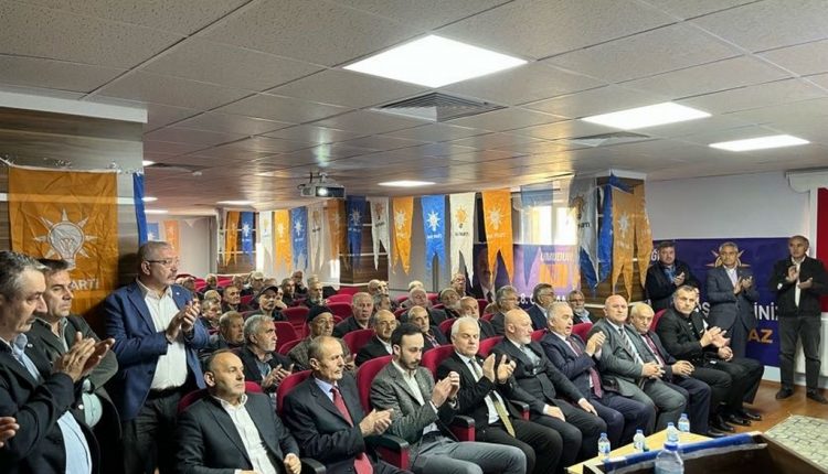 Ak Kadrolar Yenileniyor; Üç İlçe Kongresi Yapıldı (3)