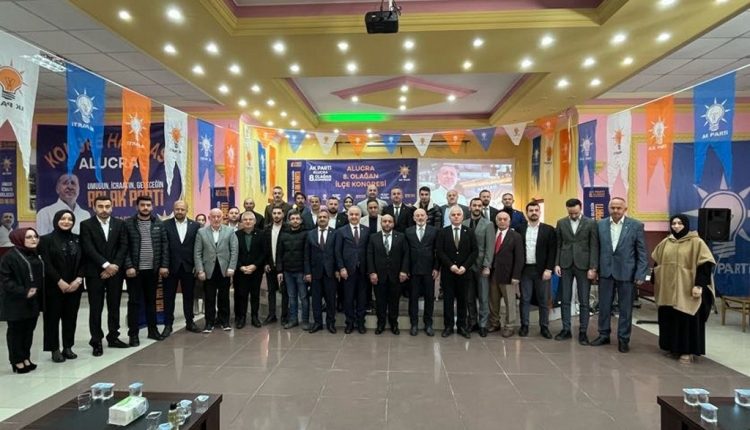 Ak Kadrolar Yenileniyor; Üç İlçe Kongresi Yapıldı (5)